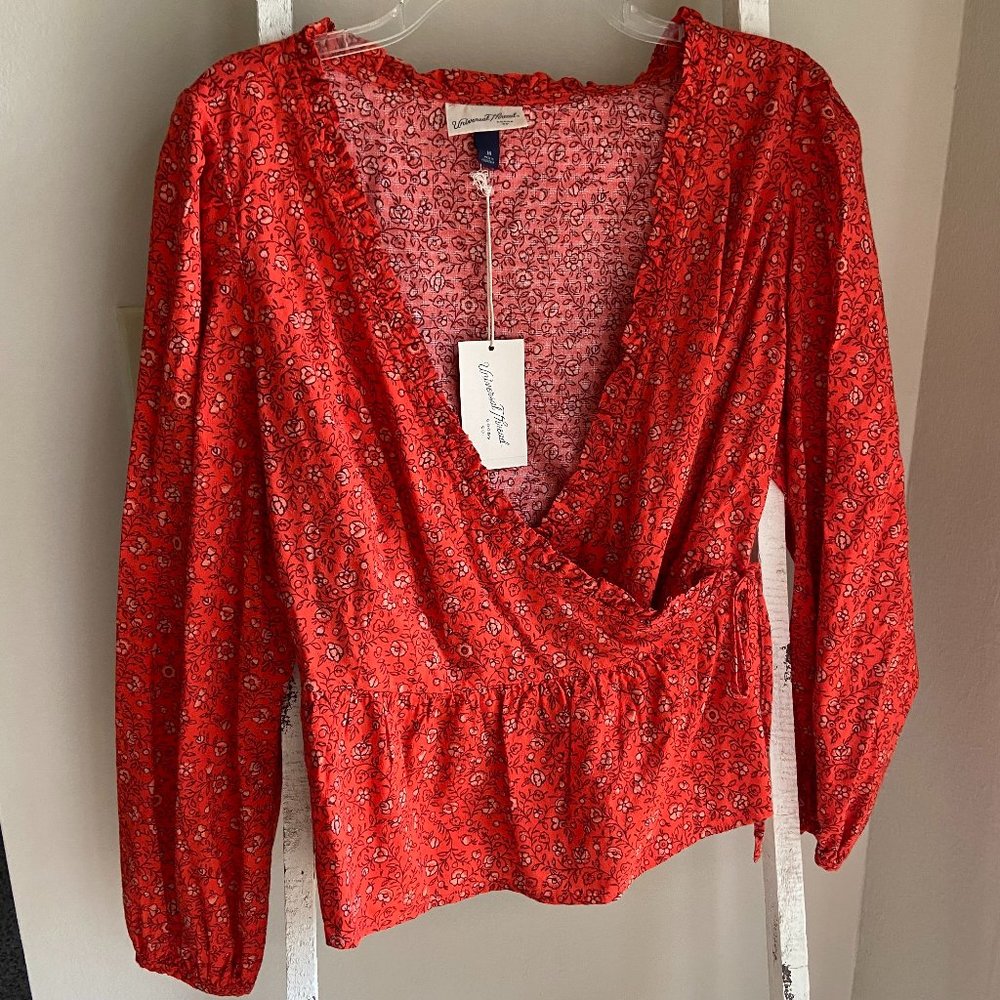 Universal Thread Size M Floral Blouse